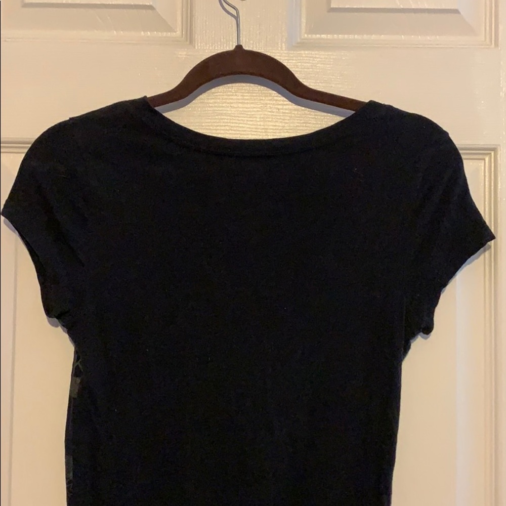 T-Shirt - Picture 4 of 5